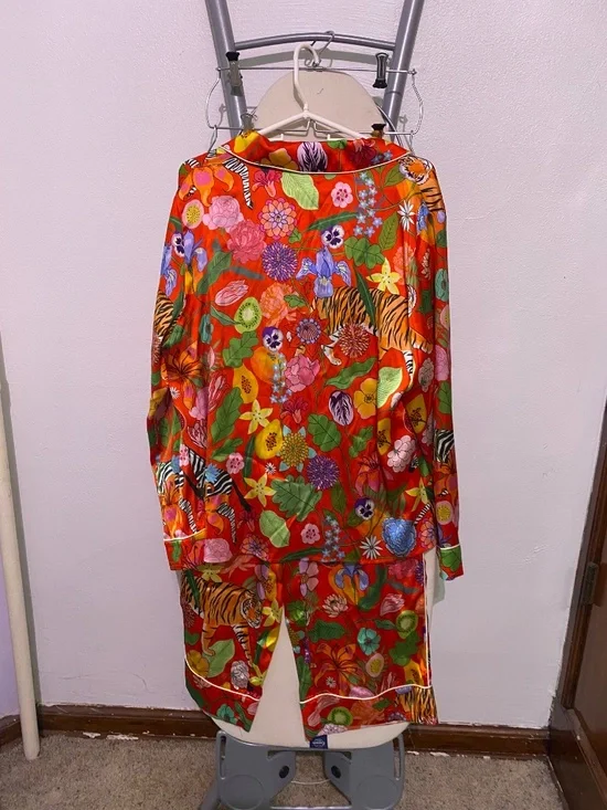 Karen Mabon Silk Tiger Bouquet Pajama Set Medium - Picture 2 of 10